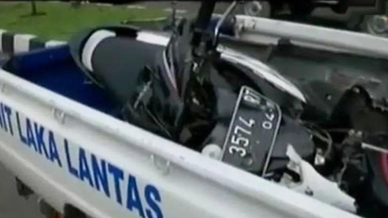 VIDEO: Motor Tabrak Mobil Polwan, 1 Siswa Tewas