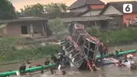 Viral Detik-detik Perahu Sound Horeg Terbalik di Sungai Sidoarjo