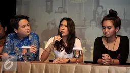 Dian Sastro memberikan keterangan saat konferensi pers film Kartini di XXI Jakarta Theater, Jakarta, Kamis (14/7). Rencananya film Kartini akan tayang di bioskop pada April 2017. (Liputan6.com/Gempur M Surya)