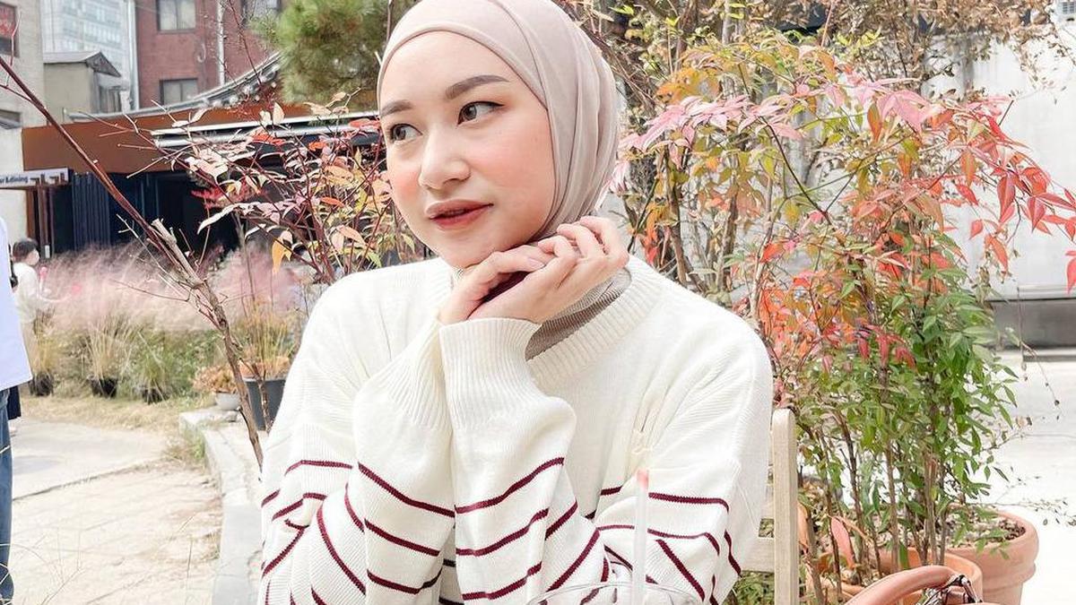 OOTD Hijab Semi Formal dan Santai Para Seleb yang Cocok Jadi Insprasi Outfit Kuliah dari Bahjatina hingga Sashfir Fashion Fimela