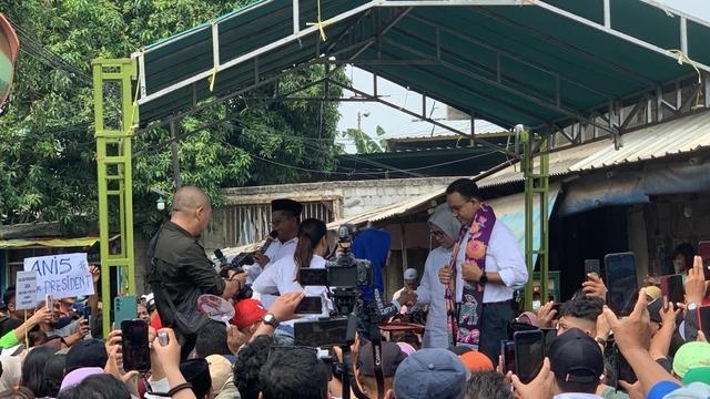Capres nomor urut satu, Anies Baswedan kampanye Pemilu 2024 di Tanah Merah, Jakarta Utara, Selasa (28/11/2023).