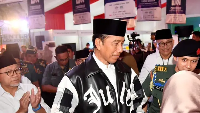 Gaya Kompak ala Rock n Roll Presiden Jokowi dan Prabowo dengan Jaket Produksi Bandung yang Pernah Dikenakan Billie Eilish