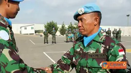 Citizen6, Lebanon: Upacara Bendera 17 di Lapangan Parade Soekarno, Markas Batalyon UN Posn 7-1, Adshit Al Qusayr, Lebanon Selatan, Senin (18/7). Selain upacara juga di bagikan penghargaan kepada juara menembak dan voli se Unifil. (Pengirim: Badaraudin)