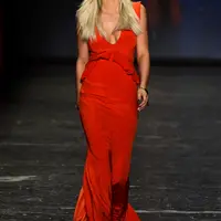 Sofia Richie sebagai artis yang baru berusia 18 tahun ini mengaku tidak kuat ketika mendengar komentar penggemarnya yang tidak suka dengan dirinya. Sofia merasa orang-orang tak tahu kondisi dirinya yang sebenarnya. (AFP/Bintang.com)