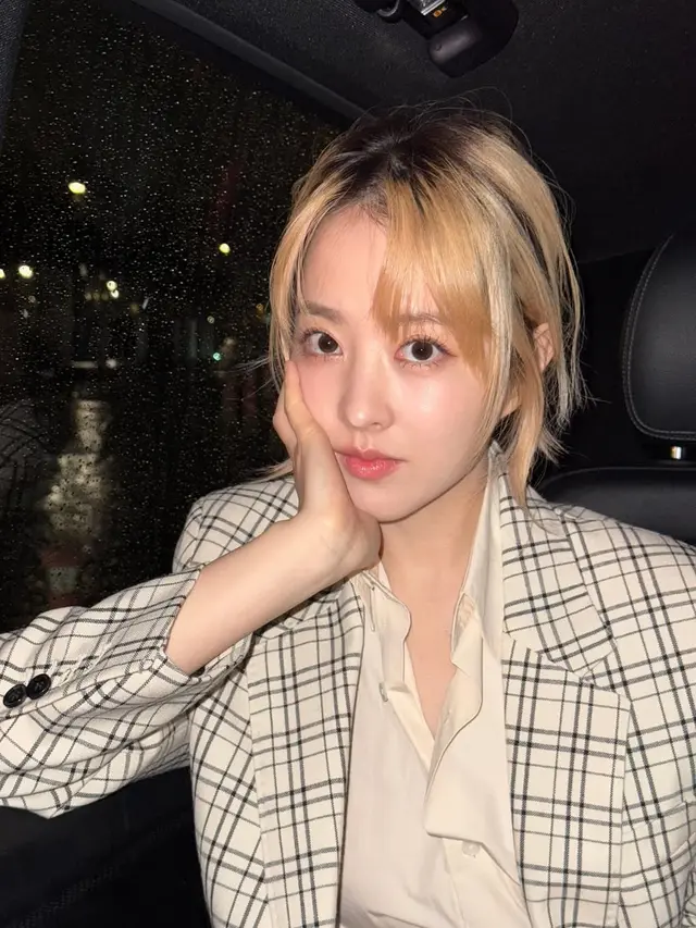 Gaya Rambut Berponi ala Park Bo Young, Tampil Awet Muda di Usia 35 Tahun (foto IG: @boyoung0212_official)
