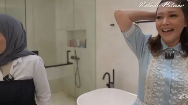 Kamar mandi Maia Estianty (YouTube/Nathalie Holscher)