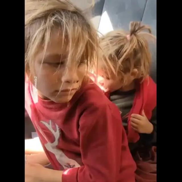 Video Bocah Palestina Gendong Adiknya yang Terluka Demi Mencari Pertolongan Bikin Publik Patah Hati.