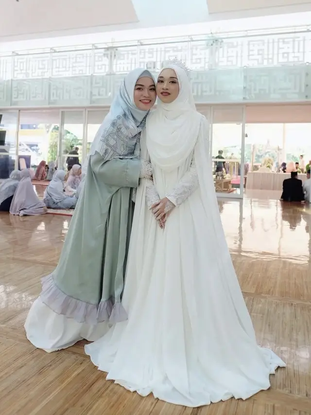 Busana Putri Bungsu Aa Gym saat Lamaran Hingga Akad Nikah, credit: @gdaghaida