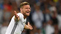 Bek Valencia asal Jerman, Shkodran Mustafi. (AFP/Patrik Stollarz)