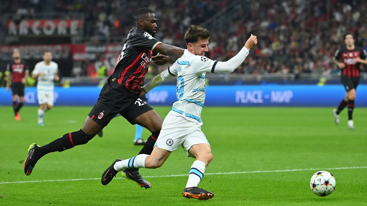 Foto: Momen Kartu Merah Fikayo Tomori yang Jadi Biang Keladi Kekalahan Back to Back Milan dari Chelsea di Liga Champions