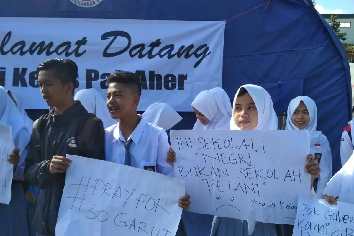 Siswa SMA 30 Garut Demo Gubernur Jabar di Hari Pertama Sekolah