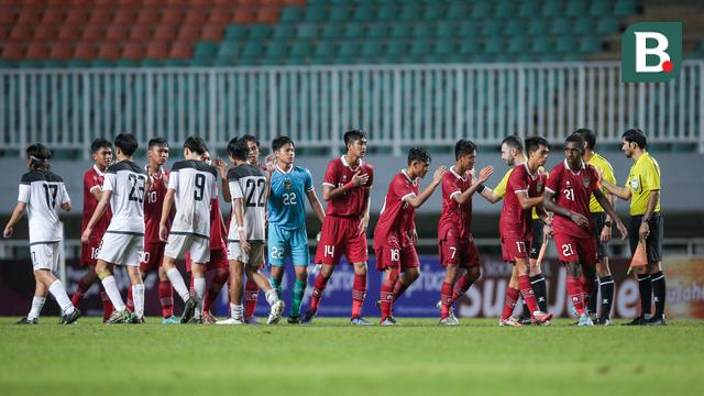 Sportivitas para pemain Timnas U-17 dan Guam U-17