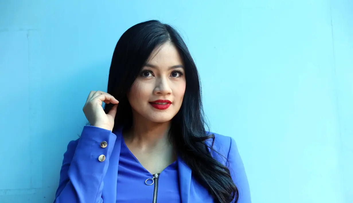 Titi Kamal kini hamil anak kedua. Usia kehamilannya telah berjalan 6,5 bulan. Tikam perempuan itu biasa disapa, juga tidak lagi menjalani syuting yang ada adegan ekstrem. (Nurwahyunan/Bintang.com)