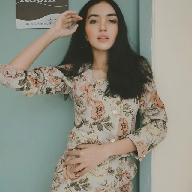 Pesona Anastasia Herzigova Istri Ge Pamungkas yang Curi Perhatian. (Sumber: Instagram/kykuu)