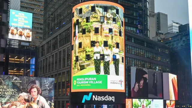 Pink Beach Labuan Bajo Ikut Mejeng dalam Iklan 15 Detik Grab di Times Square New York