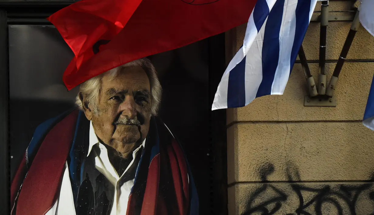 Presiden Uruguay periode 2010-2015, Jose Mujica yang juga mantan pejuang gerilya dan ikon sayap kiri Amerika Latin, meninggal dunia pada usia 89 tahun pada tanggal 13 Mei 2025. Ia menghembuskan napas terakhir setelah berjuang melawan kanker esofagus .
(DANTE FERNANDEZ/AFP)