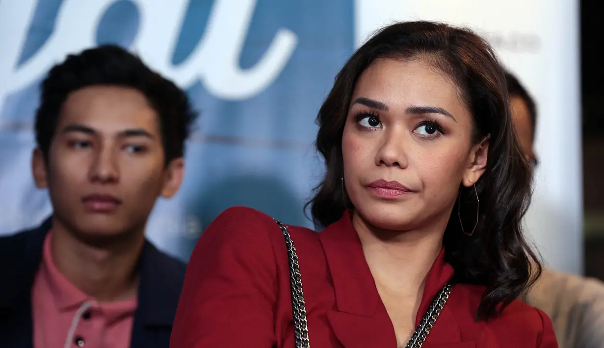 Proses syuting film susah sinyal yang juga melibatkan Adinia Wirasti sebagai pemerannya akan dimulai pada 7 September 2017 dengan lokasi di kawasan Jakarta dan Sumba, Nusa Tenggara Timur (NTT). (Deki Prayoga/Bintang.com)