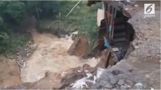 VIDEO: Kawasan Puncak Longsor, Jalur Utama Ditutup