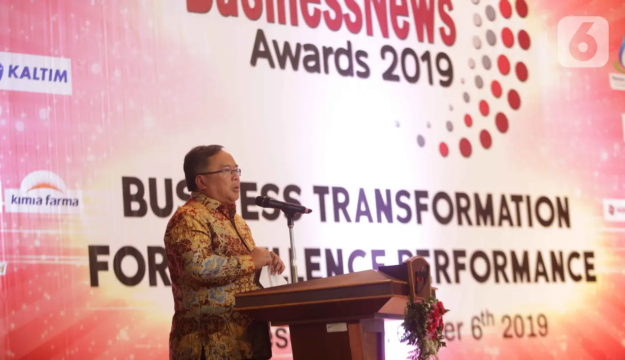 Menristek dan Kepala Badan Riset Inovasi Nasional Bambang Brodjonegoro memberi sambutan pada acara Indonesia BusinessNews Award 2019 di Jakarta, Rabu (6/11/2019). PT Surya Citra Media Tbk meraih The Best Innovation and Business Transformation in Multimedia Industry 2019. (Liputan6.com/Faizal Fanani)