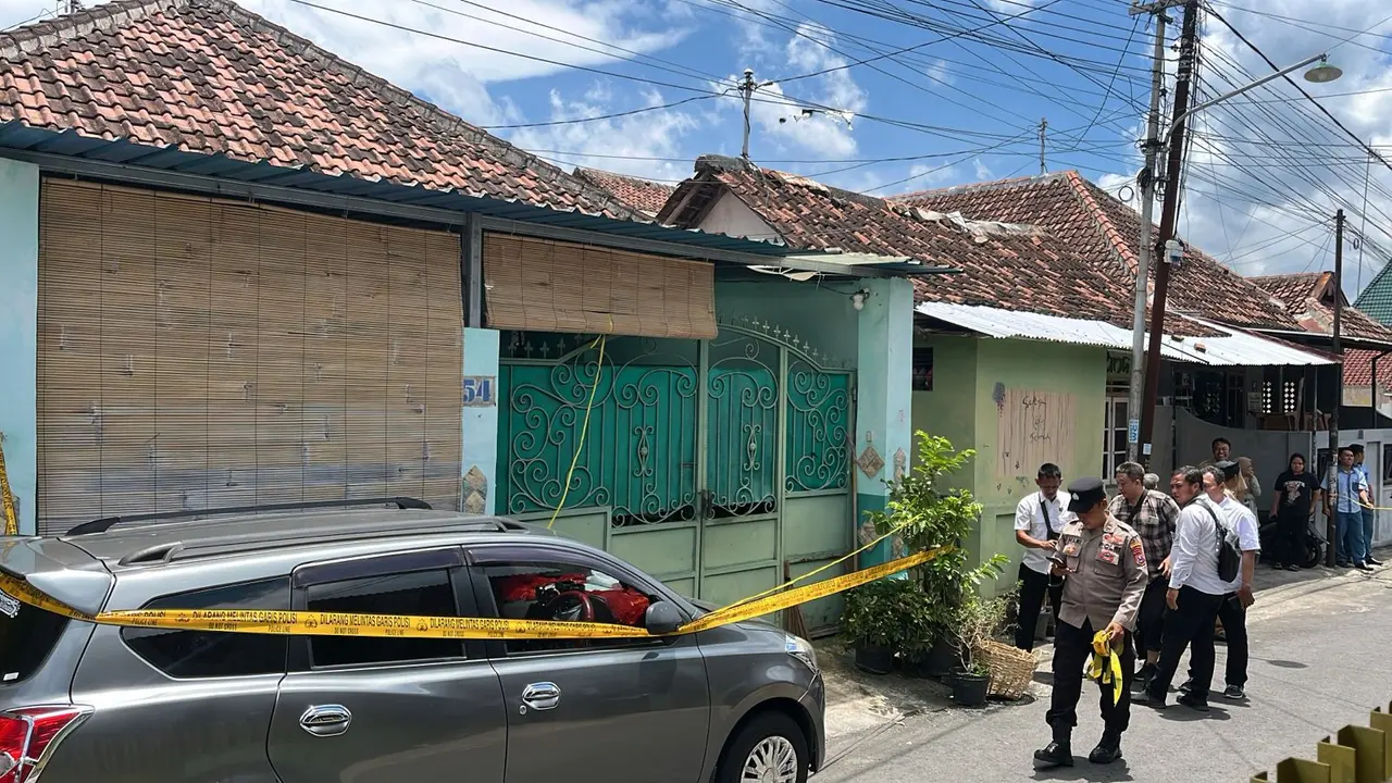 Polisi Lakukan olah TKP kasus pembunuhan di Banyuwangi.