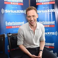 Usai menanti penantian yang panjang, akhirnya para penggemar aktor tampan Tom Hiddleston dapat berbahagia karena bisa melihat momen sang idola di akun instagramnya. (AFP/Bintang.com)