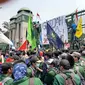 Mahasiswa dari beberapa universitas di Indonesia menggeruduk Gedung DPR RI. (Liputan6.com/Yopi Makdori)