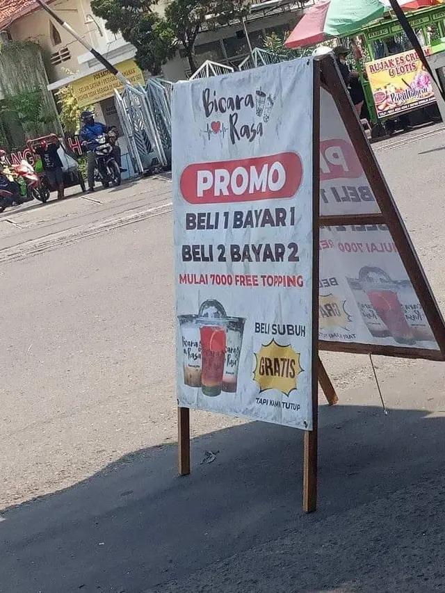 8 Tulisan di Spanduk Jualan Makanan Ini Kreatif Banget, Ada yang Bikin Baper