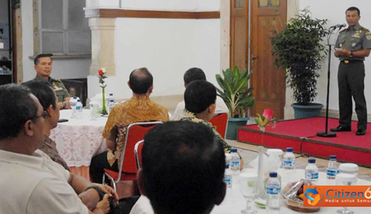 Citizen6, Bandung: Pangdam III/Siliwangi Mayor Jenderal TNI M. Munir menggelar acara silaturrahmi dengan Insan Pers di Ruang Silihwangi Makodam III/Slw Jalan Aceh No.69 Bandung, Kamis (13/10).