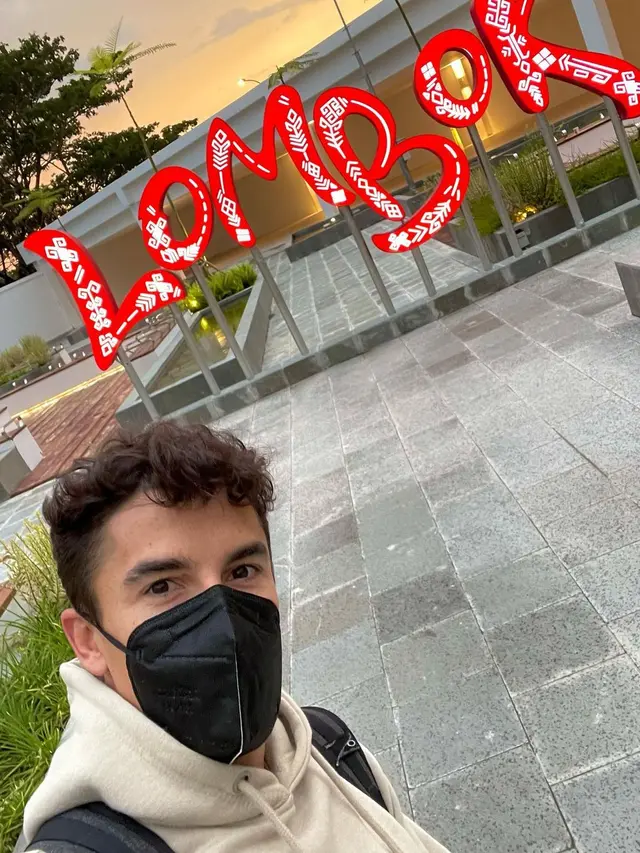 Momen 7 Pembalap MotoGP Tiba di Lombok, Siap Ikut Tes Pra-Musim Sirkuit Mandalika