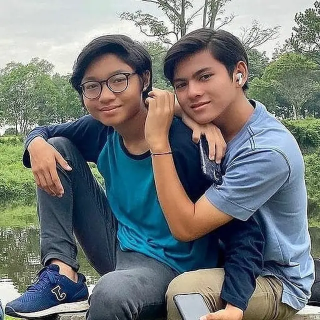 Main Sinetron Bareng, Ini 6 Potret Kompak Rey Bong dan Kiesha Alvaro