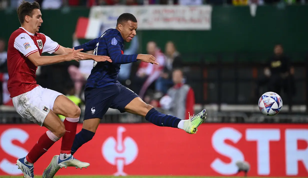 Kylian Mbappe. Pada putaran final Piala Dunia 2022, Grup D dihuni oleh Prancis, Australia, Denmark dan Tunisia. Striker Prancis berusia 23 tahun, Kylian Mbappe menjadi pemain dengan nilai pasar tertinggi dari seluruh pemain di Grup D sekaligus tertinggi dari 8 grup dengan nilai 160 juta Euro atau setara Rp2,4 triliun. Bersama Timnas Prancis ia telah mengoleksi 56 caps dengan torehan 27 gol dan 21 assist sejak melakukan debut pada 25 Maret 2017. (AFP/Franck Fife)