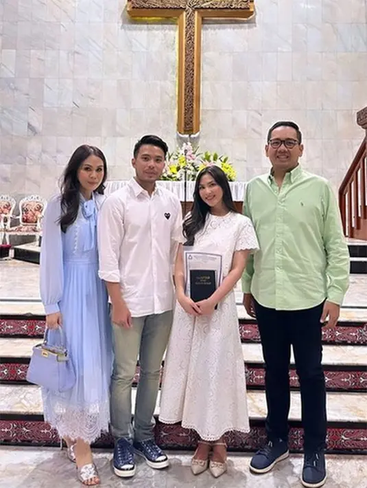 Itulah peneguhan sidi Jessica Mila. Sekedar informasi, Jessica dan Yakup mulai go publik pada 12 Mei 2021 silam. Kemudian, pada bulan 20 Agustus 2022, Jessica resmi melamarnya di Bali. Kini, sedang persiapan untuk menikah. [Instagram/jscmila]