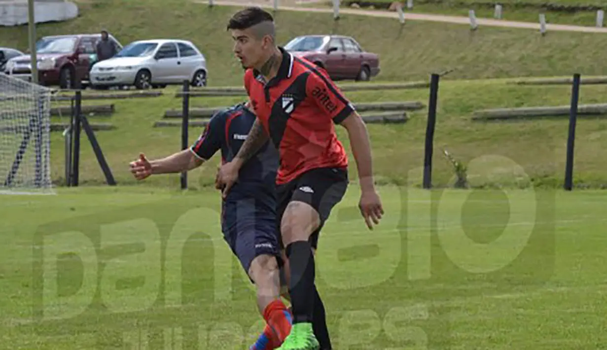 Selain gaya bermain, postur dari Joaquin Ardaiz juga mirip dengan Luis Suarez, keduanya memiliki tinggi badan 182 centimeter. (www.danubio.com)