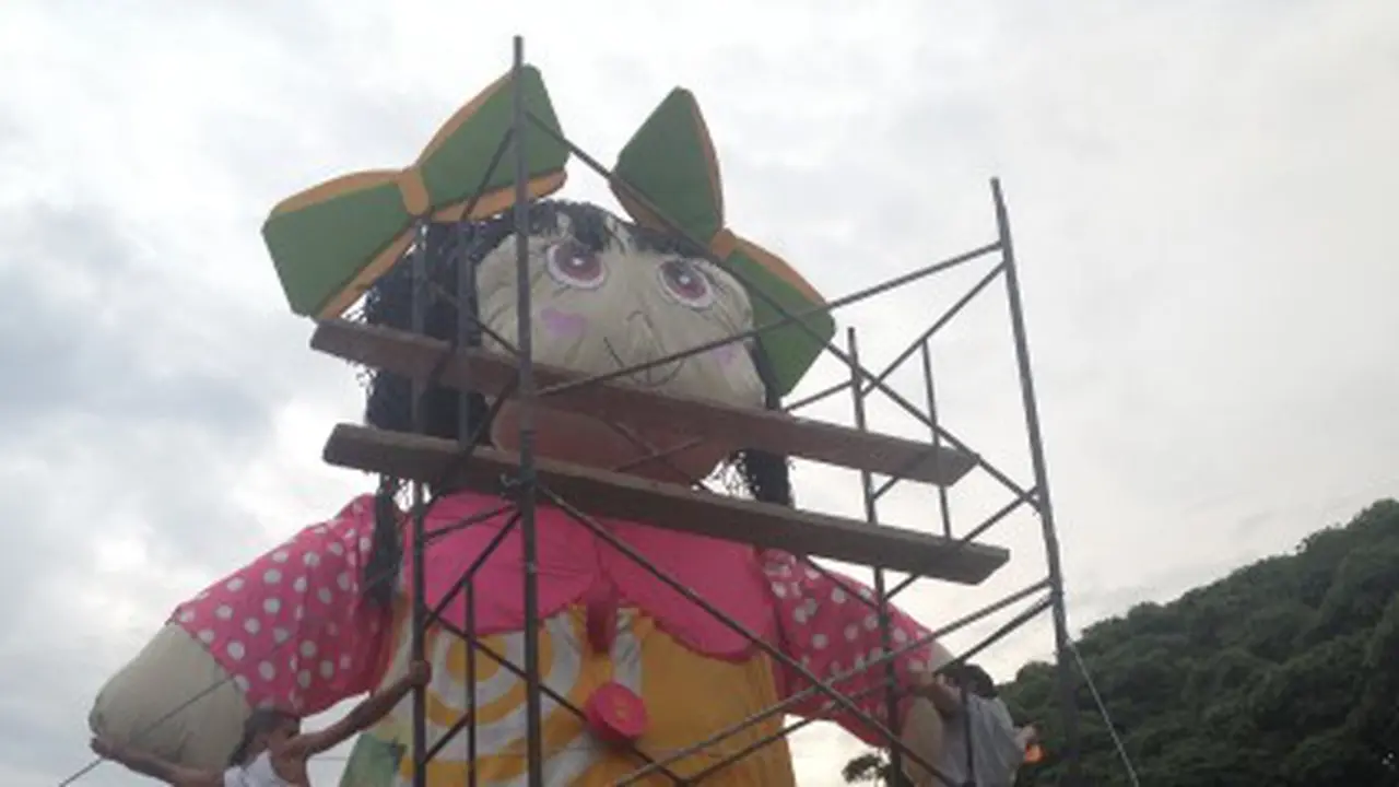 Bertemu dengan Nana, si Boneka Terbesar di Dunia