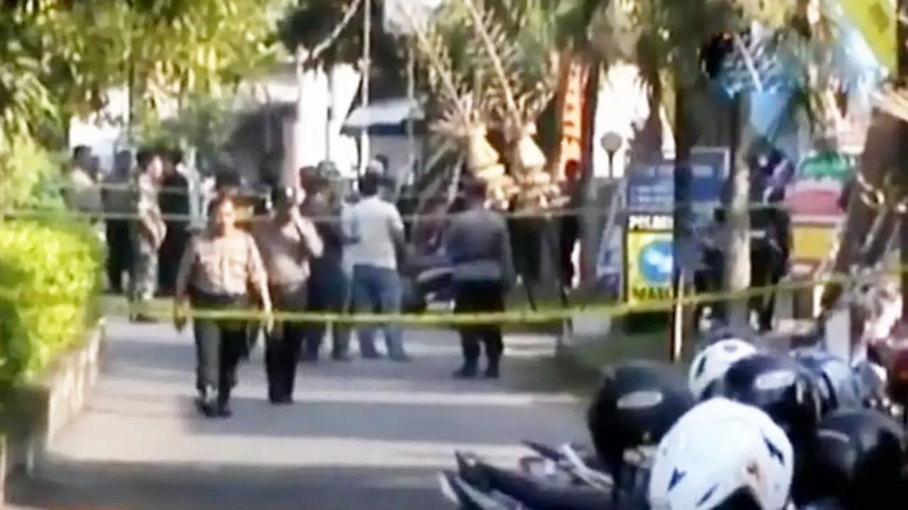 Bom Bunuh Diri di Solo hingga  Jemaah An Nadzir Rayakan Lebaran