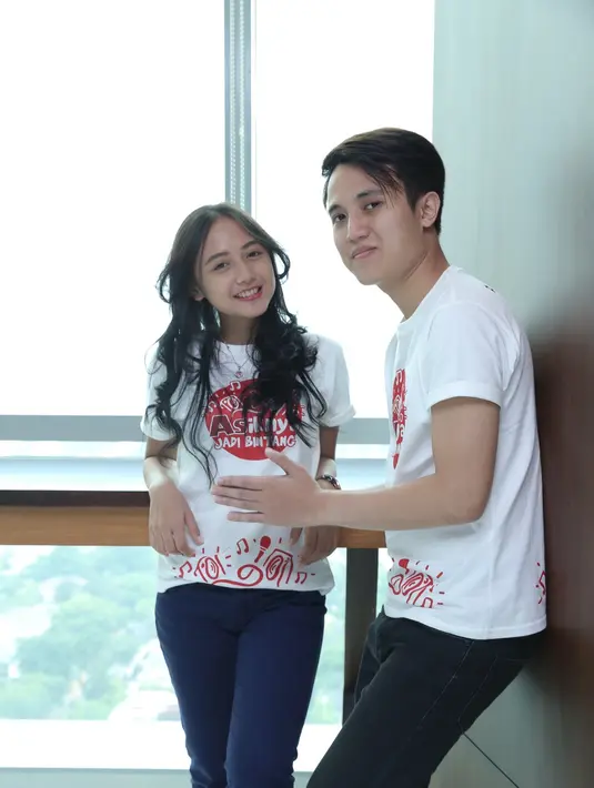 Alma mengaku kaget diberi tahu Edo masuk lima besar Asiknya Jadi Bintang. Dalam Grand Final Rabu (23/11), keduanya menjadi juara 2. Sedangkan juara pertama diraih Candra, finalis asal Surabaya. (Galih W. Satria/Bintang.com)