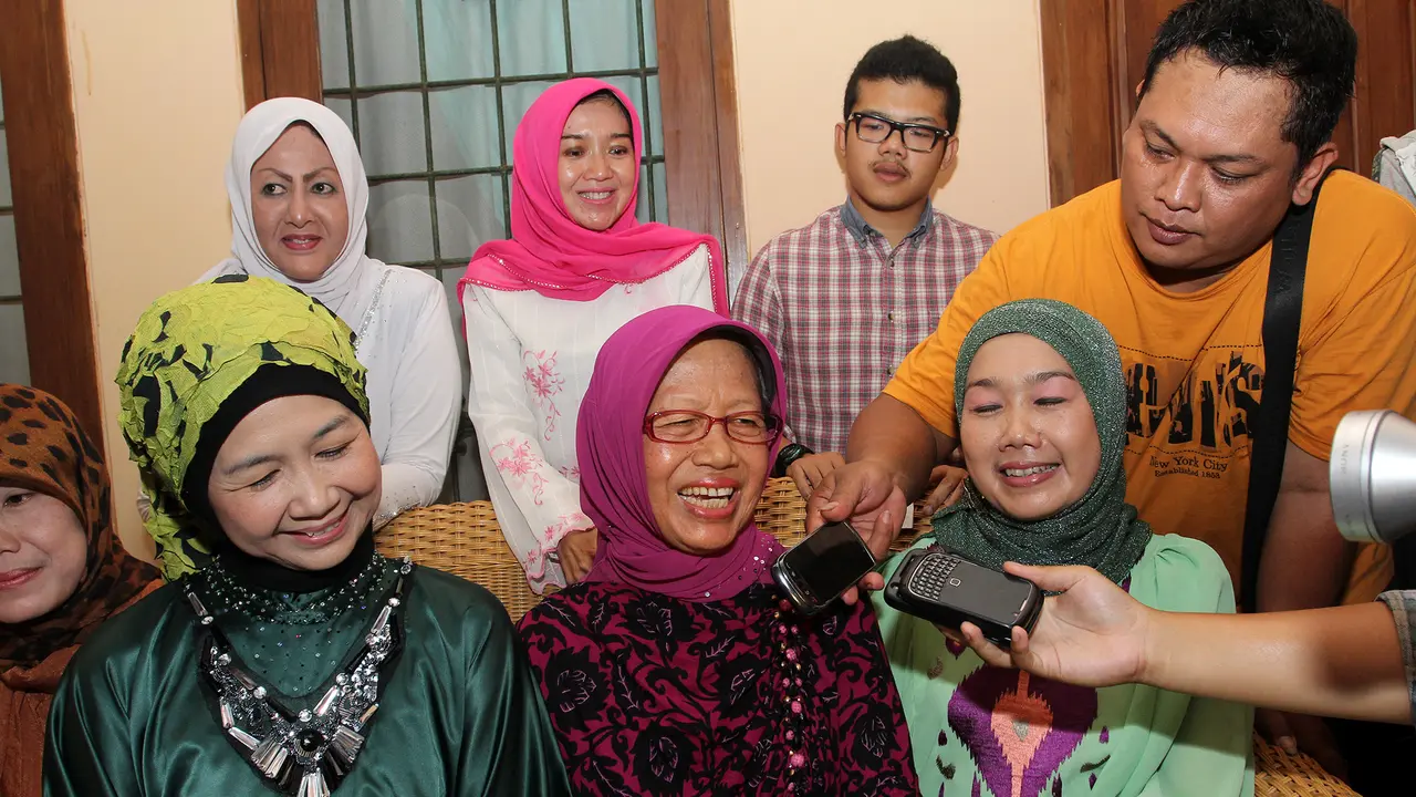 Sebelum Nyoblos, Jokowi Telepon Ibunda di Solo