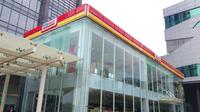Pertamina menggandeng Alfamart mengembangkan bisnis Bright Store di SPBU di luar pulau Jawa.