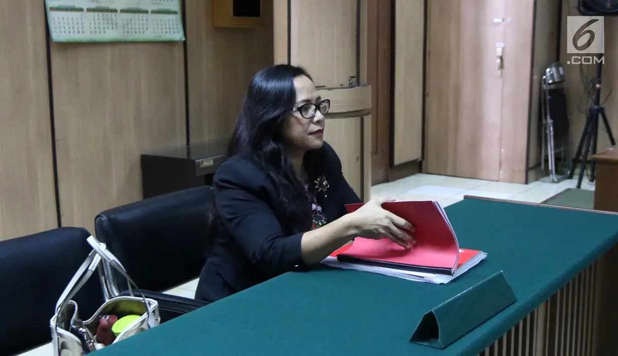 Pengacara mantan gubernur DKI Jakarta Basuki Tjahaja Purnama atau Ahok, Josefina Agatha Syukur saat menghadiri sidang perceraian Ahok-Veronica Tan di PN Jakarta Utara, Rabu (21/3). Sidang memasuki tahap kesimpulan. (Liputan6.com/Arya Manggala)