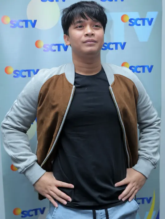 Itu awal-awalnya presenter berusia 25 tahun itu menggunakan kawat gigi. Karena dipakai makan sakit, membuatnya jarang makan. Akibatnya, berat badannya langsung turun. (Andy Masela/Bintang.com)