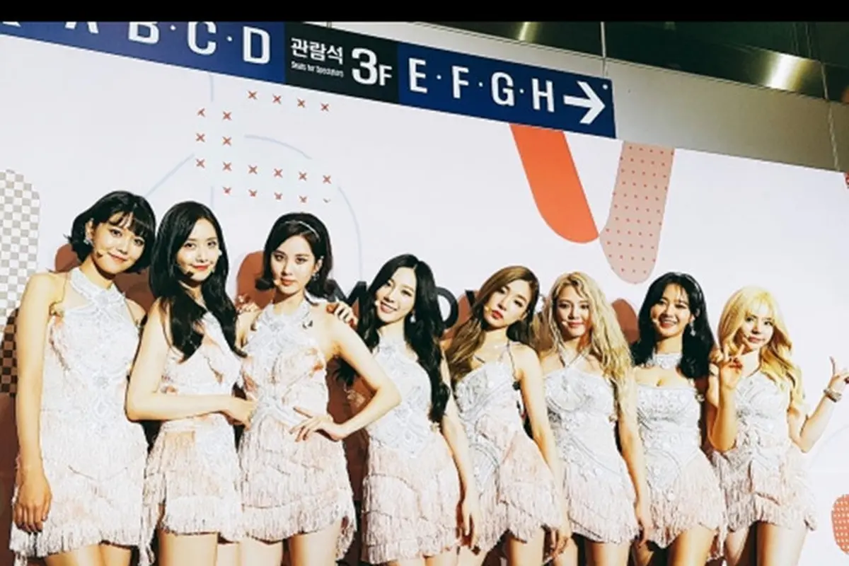 [Bintang] Ultah ke-10, SNSD Persembahkan Album Holiday Night