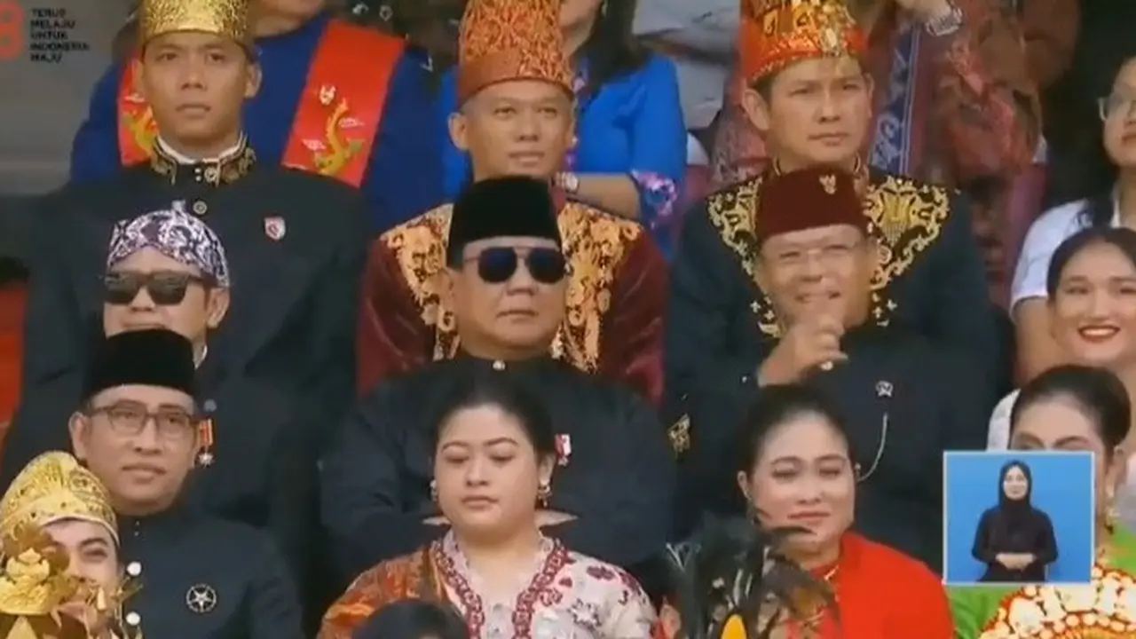 Menteri Pertahanan (Menhan) RI Prabowo Subianto bersama sejumlah pejabat negara lain menghadiri Upacara HUT ke-78 RI di Istana Merdeka Kamis (17/8/2023).