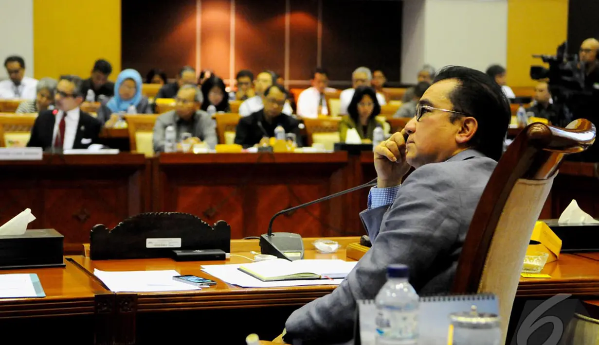 Tantowi Yahya. Mantan pembawa acara dan penyanyi country ini adalah anggota DPR Komisi I yang secara terbuka mendukung Marty kembali jadi menlu, Jakarta, Rabu (17/9/2014) (Liputan6.com/Andrian M Tunay)