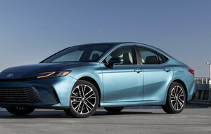 Toyota memutuskan untuk memperpanjang siklus redesign atau perombakan total model flagship (carscoops.com)