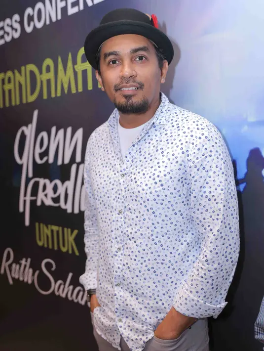 Tak hanya itu saja, meski namanya sudah malang melintang didunia tarik suara, Glenn Fredly mengakui bahwa Ruth Sahanaya adalah sosok inspirasinya. (Andy Masela/Bintang.com)