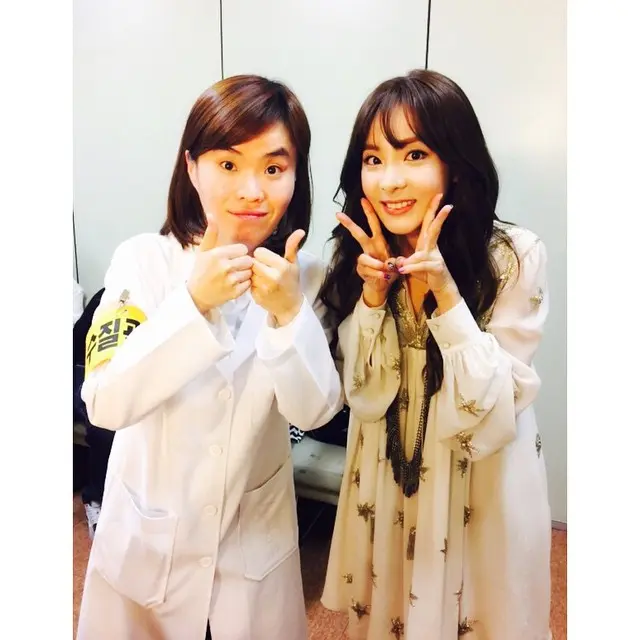 Park Ji Sun dan Sandara Park. (Instagram/ daraxxi)