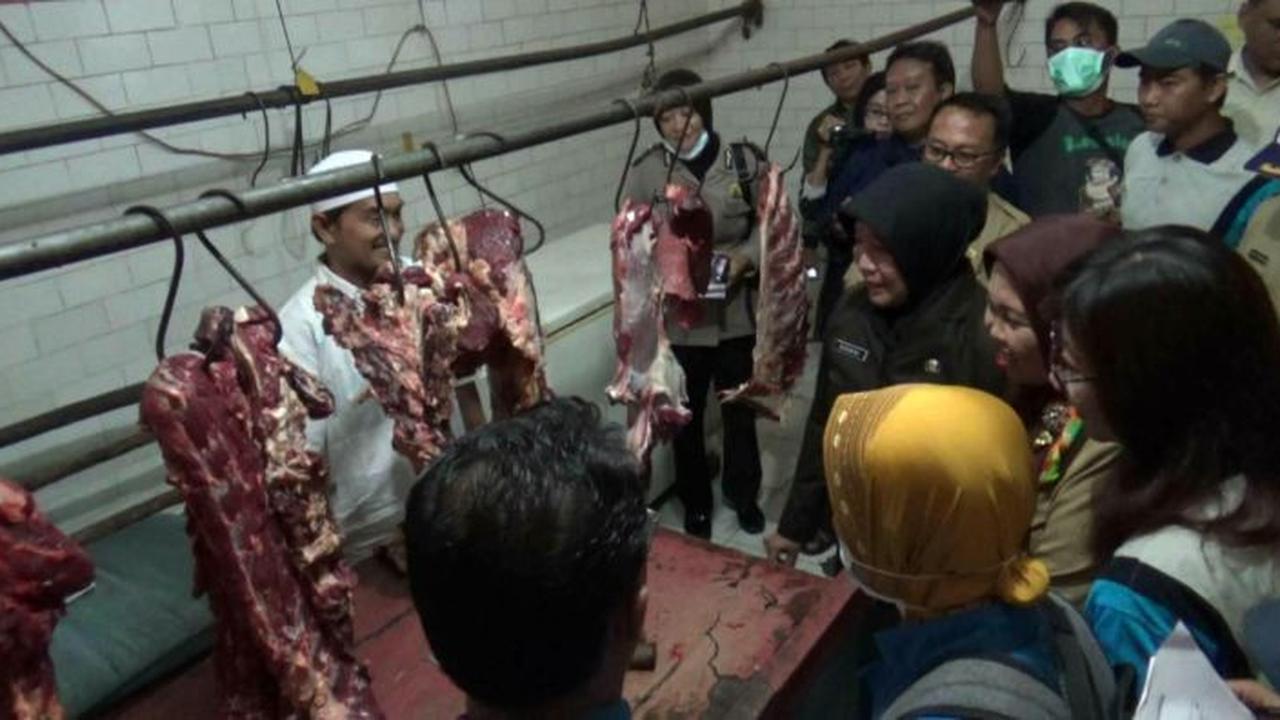 Wali kota Probolinggo Rukmini melakukan sidak ke beberapa Pasar tradisional.