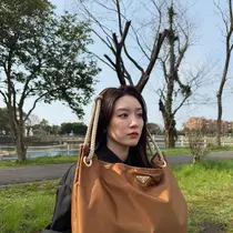 Aktris Jepang, Mei&nbsp;Nagano, disebut jadi korban terbaru kutukan Prada. (dok. Instagram @mei_nagano0924official/https://www.instagram.com/p/DIBgWMhS8VI/)