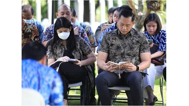 Kenang 3 Tahun Kepergian Ani Yudhoyono, Ini 7 Momen Keluarga SBY Ziarah Makam