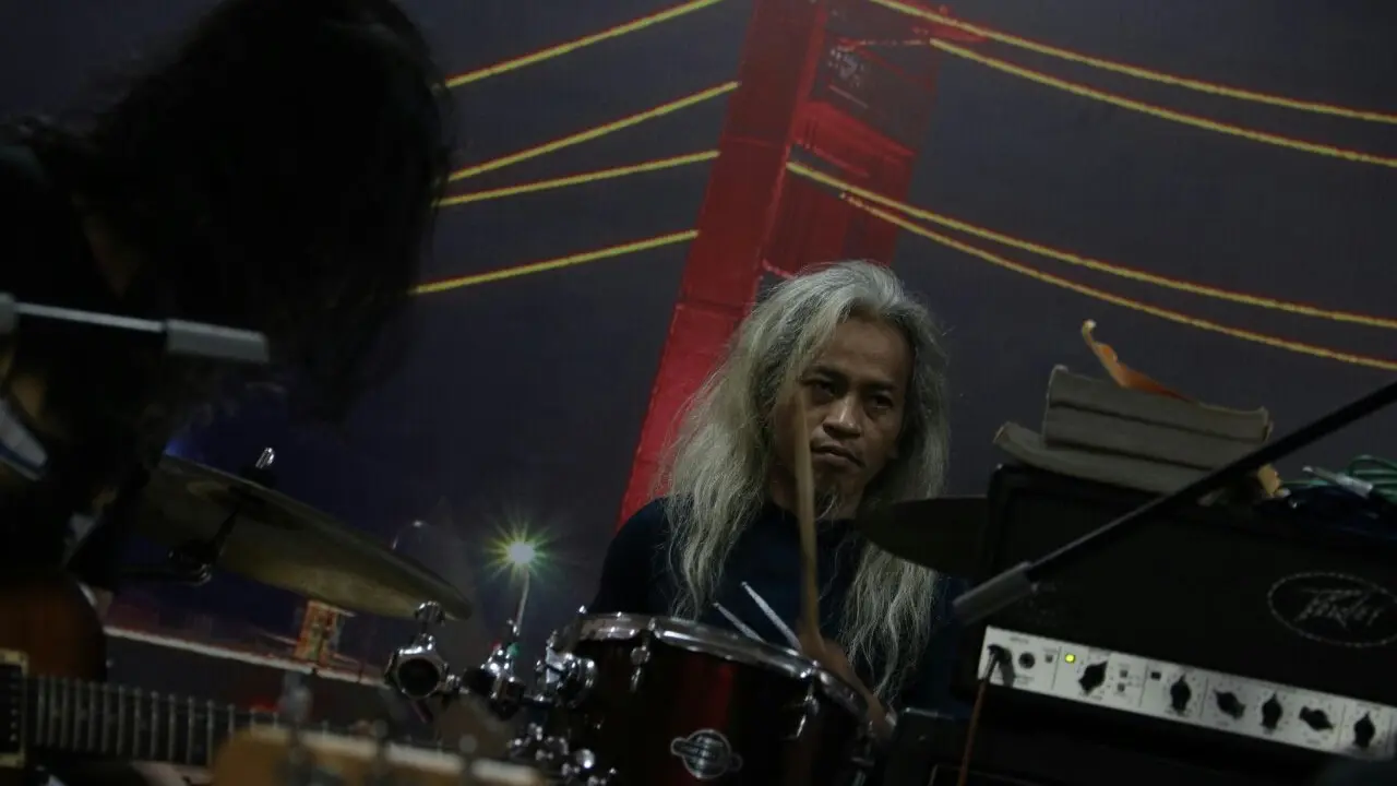 Kunto Hartono menargetkan rekor memainkan drum terlama selama 145 Jam